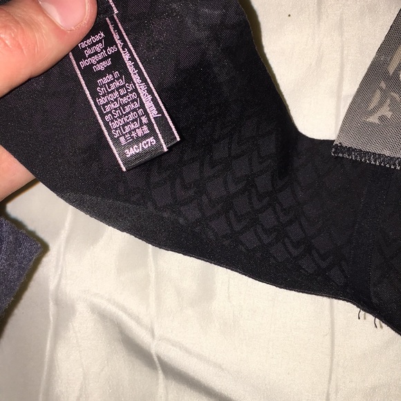 Never been worn Victoria’s Secret push up bra - Picture 3 of 4
